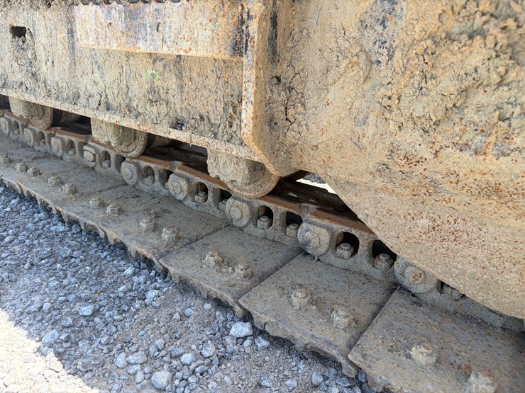 caterpillar-310-image-13