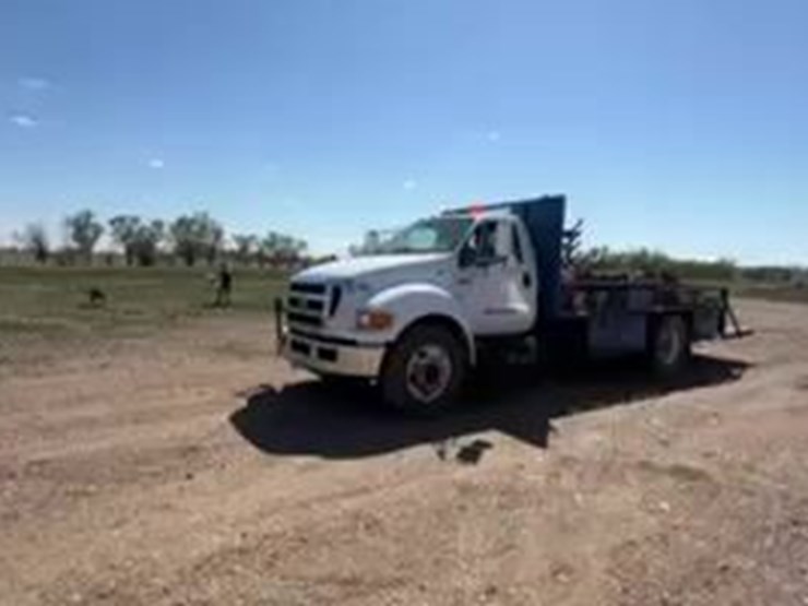 2012-ford-f650-image-1