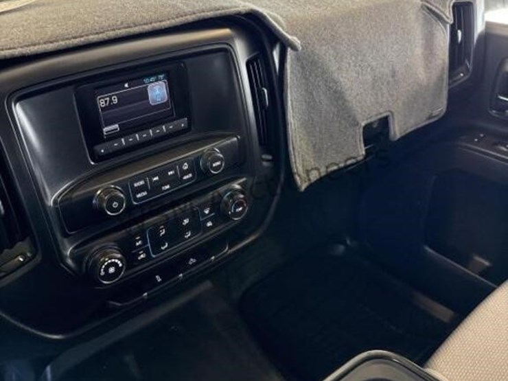 2015-chevrolet-silverado-1500-image-21