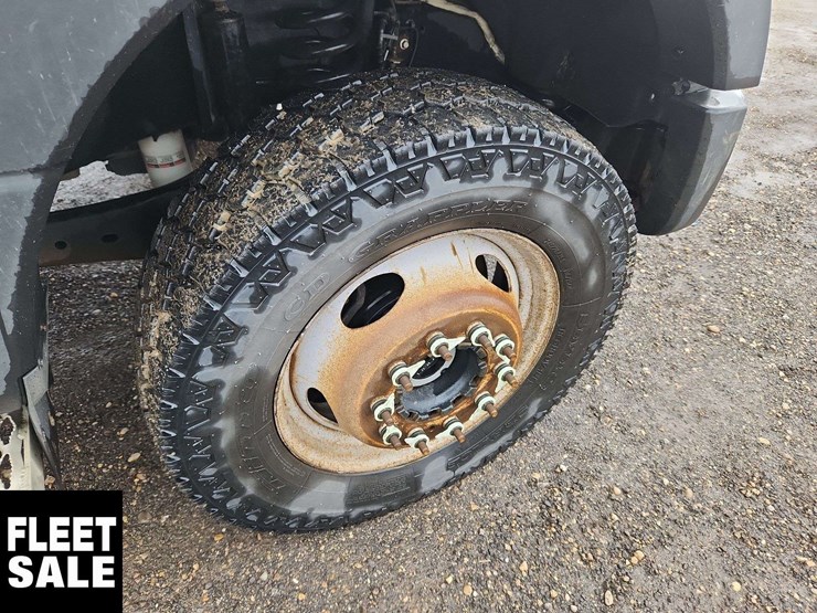 2021-ford-f550-image-38