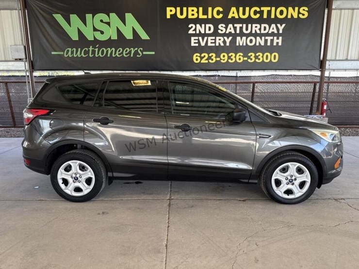 2017-ford-escape-image-1