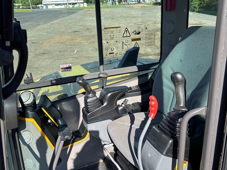 2023-volvo-ecr88d-image-23
