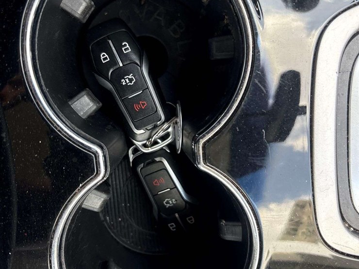 2016-ford-edge-image-23