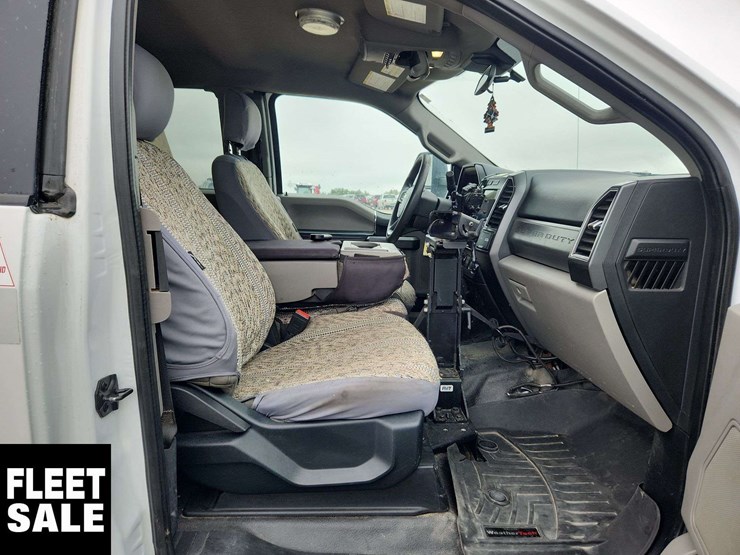 2021-ford-f550-image-18