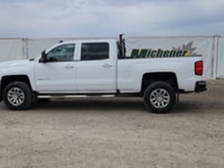 2017-chevrolet-silverado-2500hd-image-5