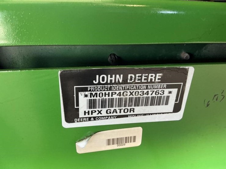 john-deere-gator-hpx-image-12