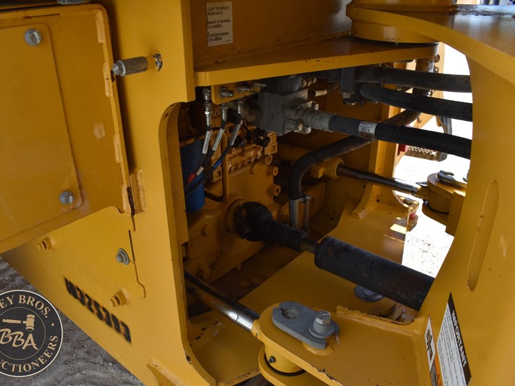 2021-deere-524-p-tier-image-42