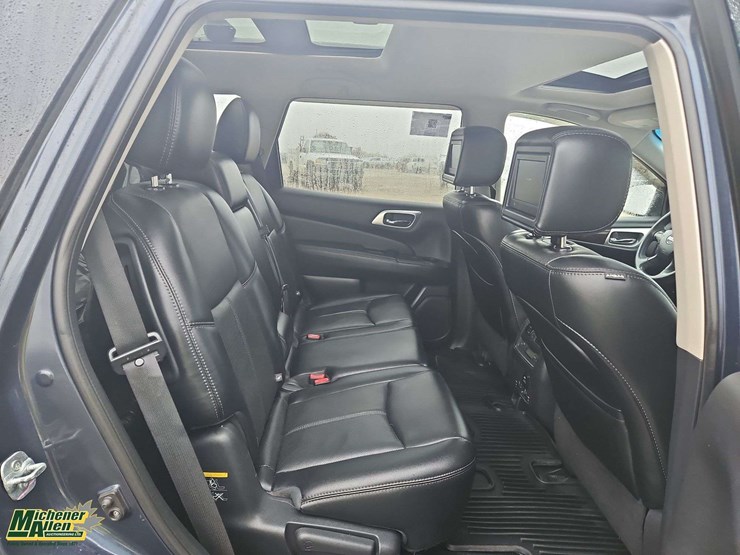 2015-nissan-pathfinder-image-19
