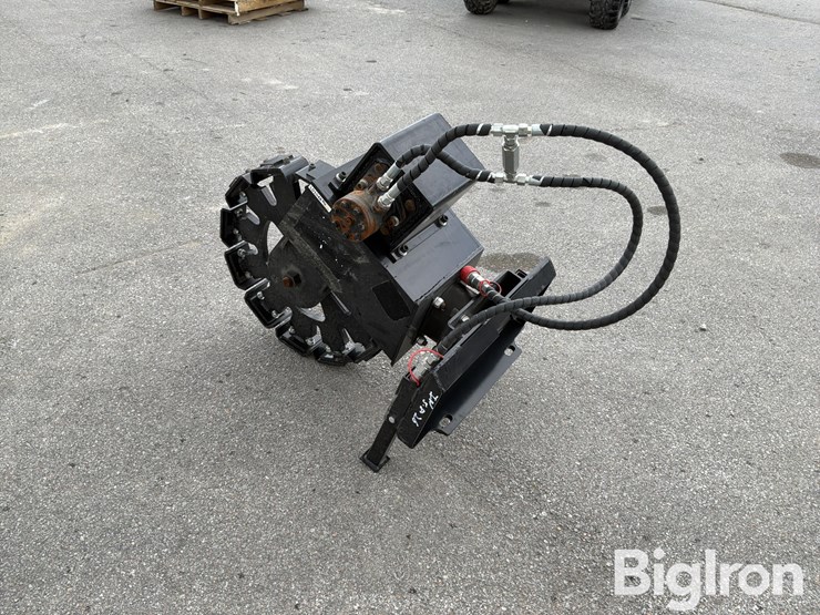 2025-massey-ferguson-730-image-7
