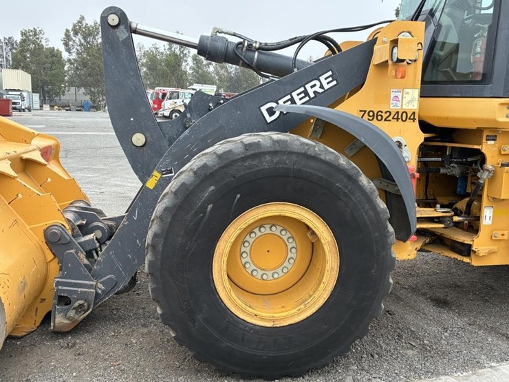 2019-deere-624l-image-10