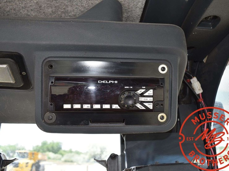 2008-deere-772d-image-85