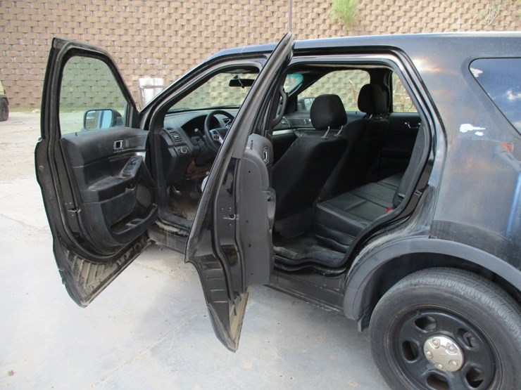 2014-ford-explorer-image-13