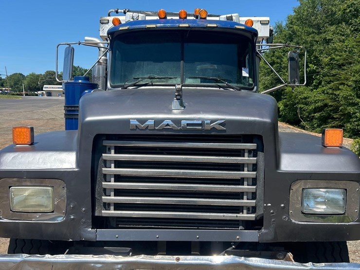 2001-mack-rd688s-image-6