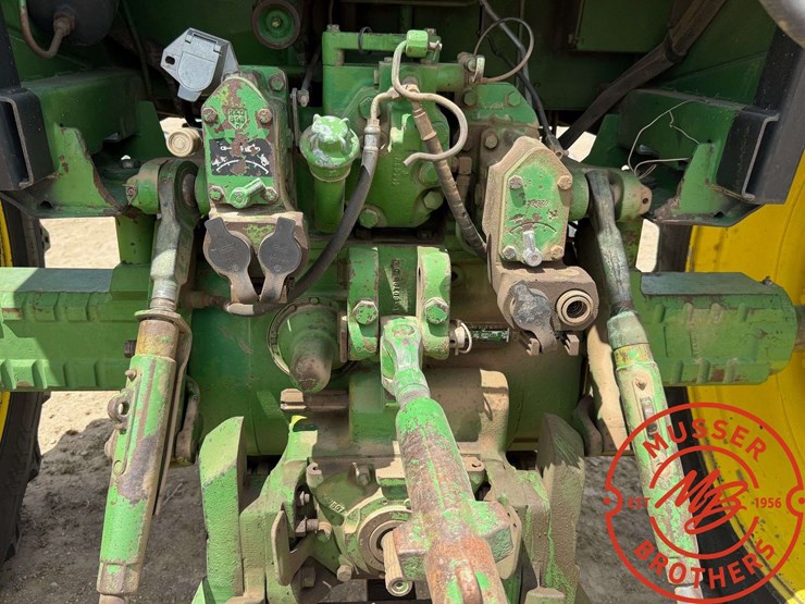 1981-john-deere-4440-image-8