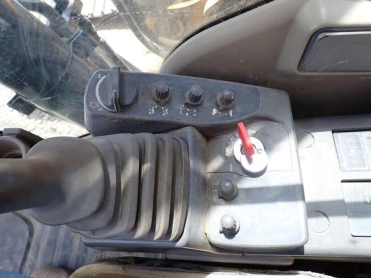 2009-deere-270d-lc-image-13