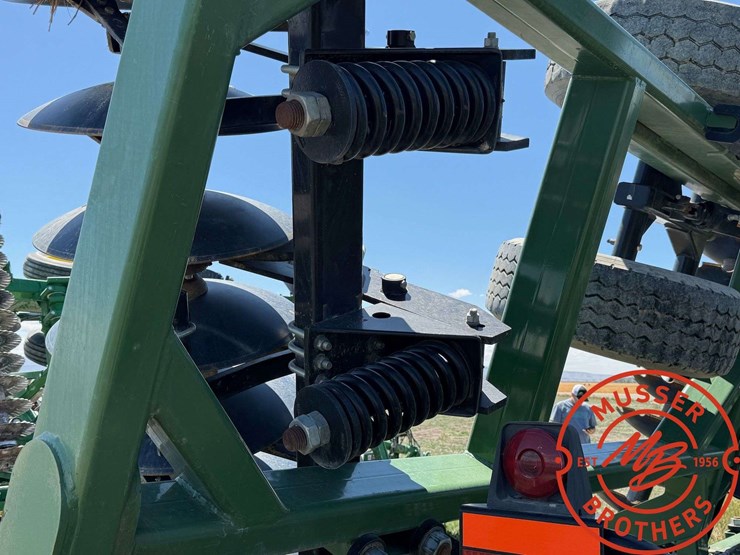 34'-wishek-842lnt-heavy-disk-image-8