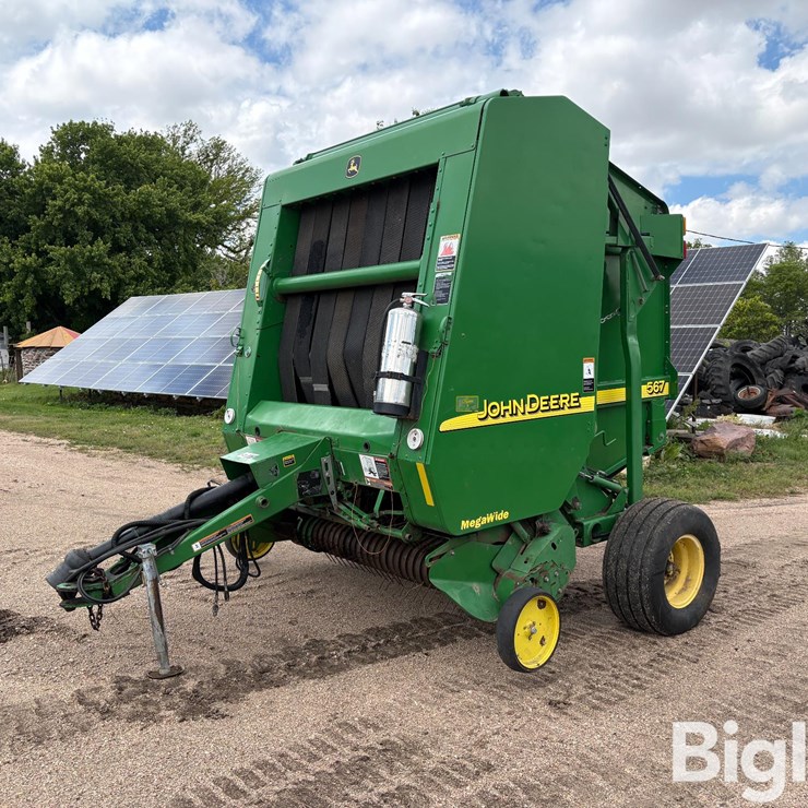 2005 JOHN DEERE 567