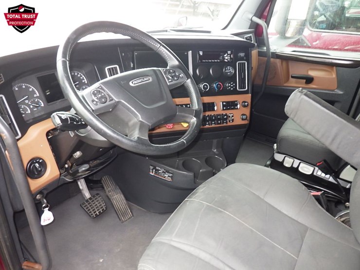 2021-freightliner-cascadia-126-image-21