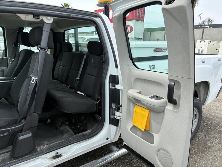 2012-gmc-2500hd-image-14