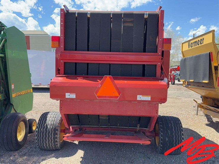 new-holland-br7090-image-6