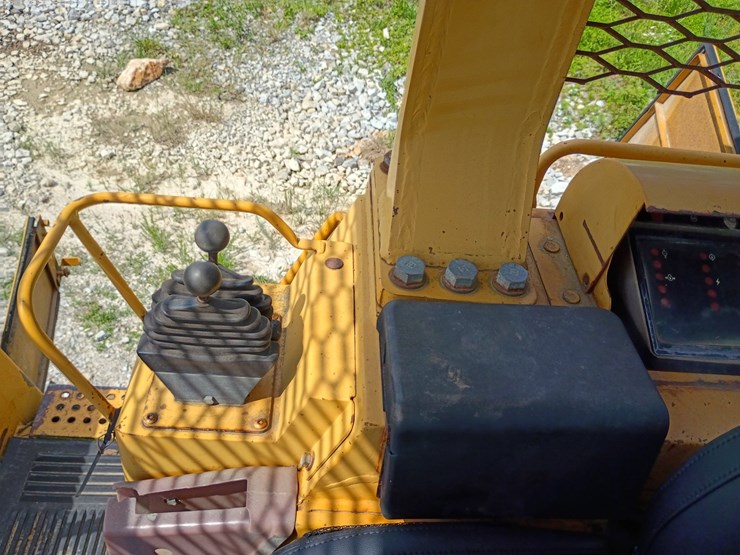 caterpillar-963b-image-47