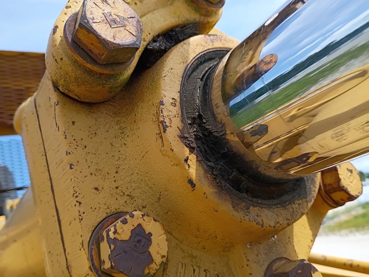 caterpillar-963b-image-73