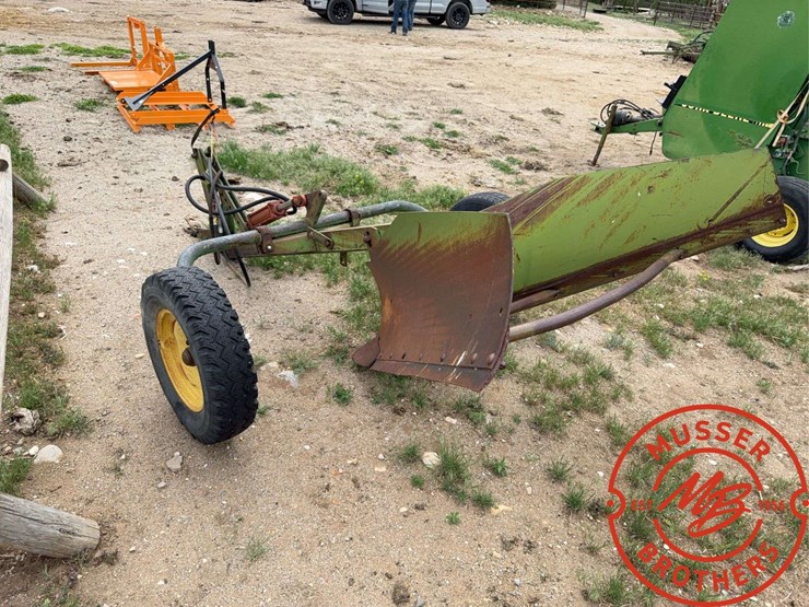 john-deere-12-image-5