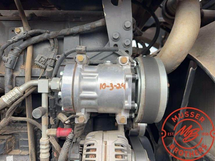 2014-case-ih-550-image-47