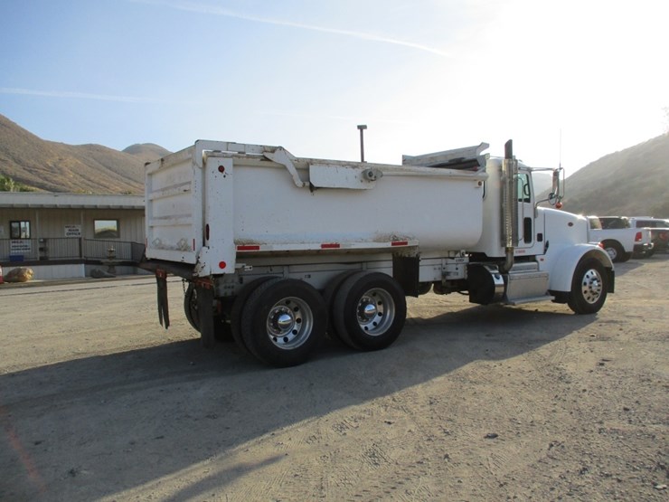 2013-peterbilt-367-image-3