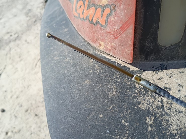 2017-ditch-witch-r300-image-21