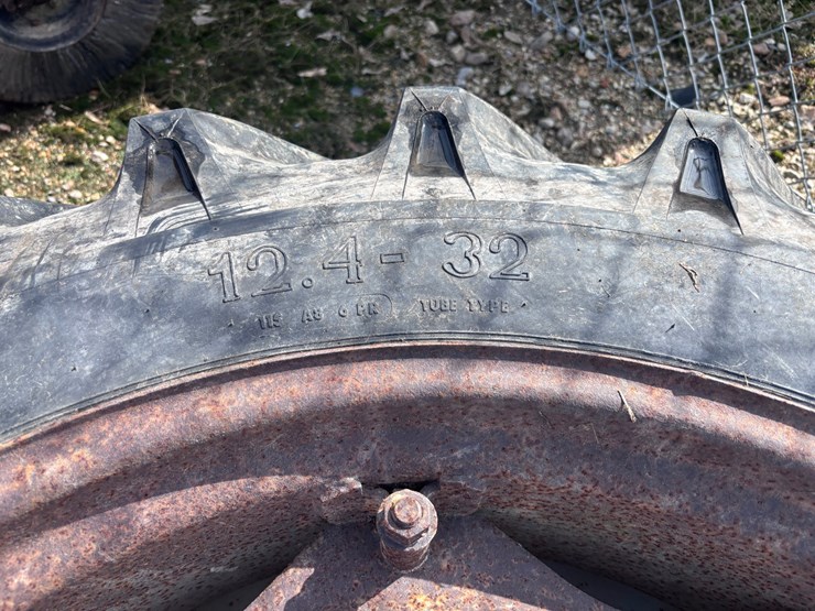 #1025-•-(2)-12.4-32-tractor-tires-image-3