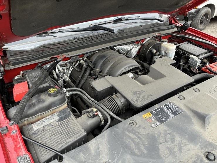 2016-chevrolet-suburban-image-7