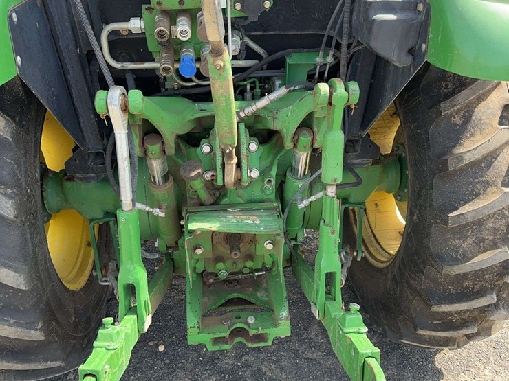 2012-john-deere-5100m-image-14