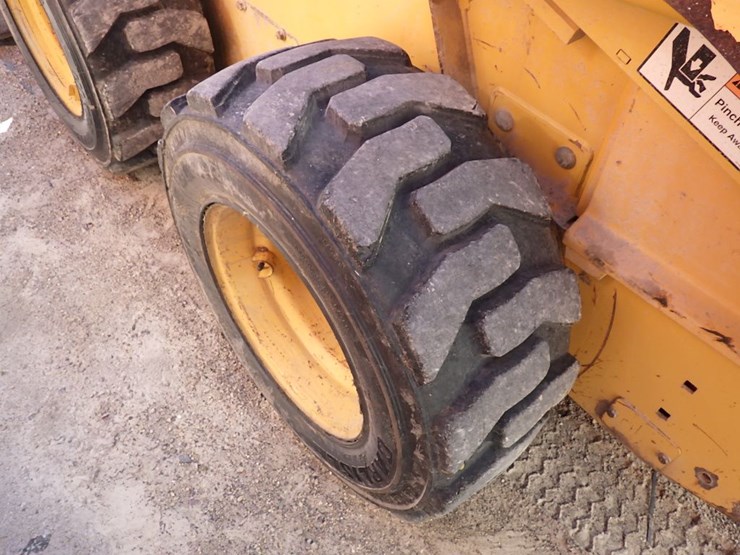 2000-john-deere-250-image-9