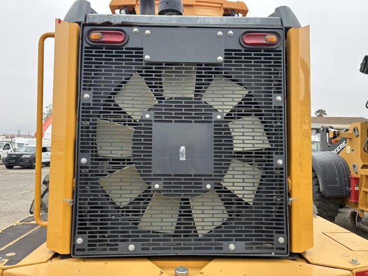 2019-deere-624l-image-29