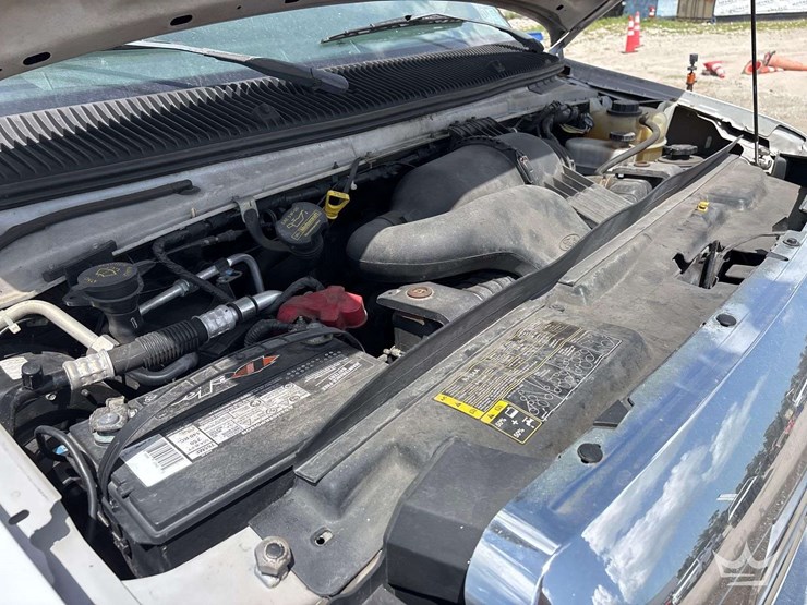 2014-ford-e-150-cargo-van-image-13