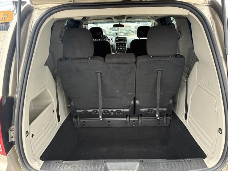 2016-dodge-grand-caravan-image-11
