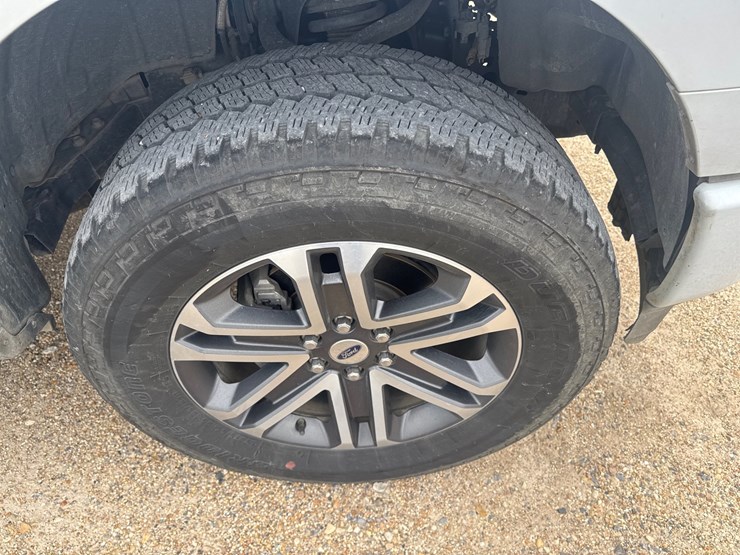 2021-ford-f150-image-27