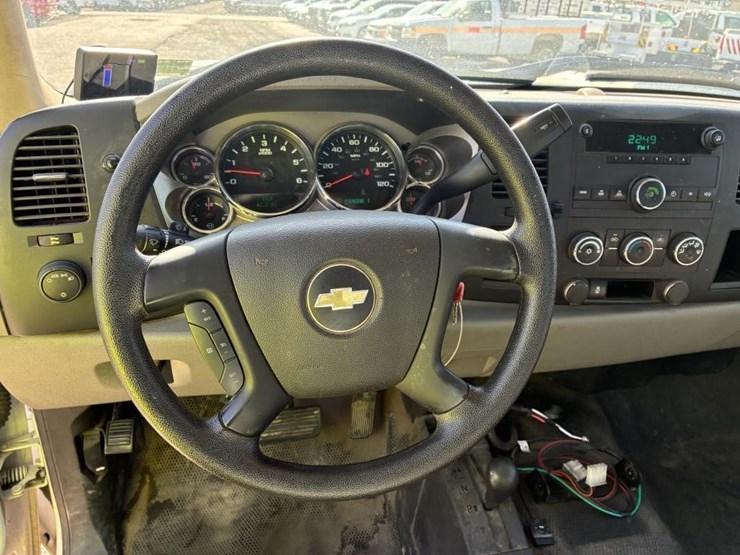 2012-chevrolet-2500hd-image-16