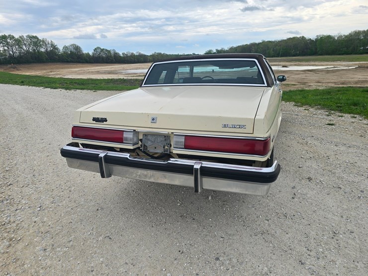 #24004-•-1984-buick-lesabre-passenger-car-image-10