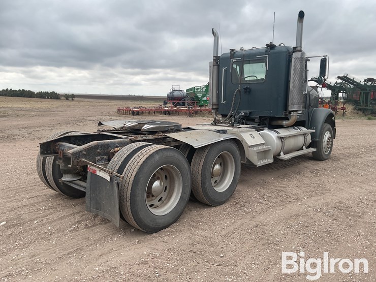 2006-freightliner-fld120-image-5