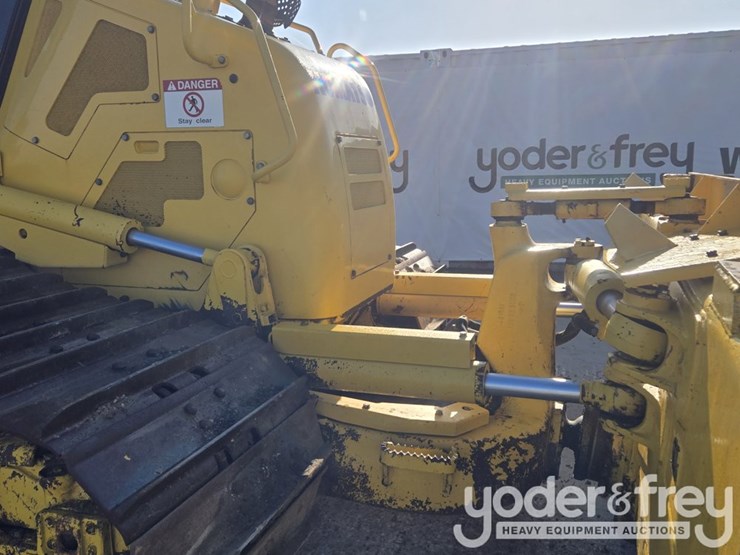 2022-komatsu-d61px-24-image-32
