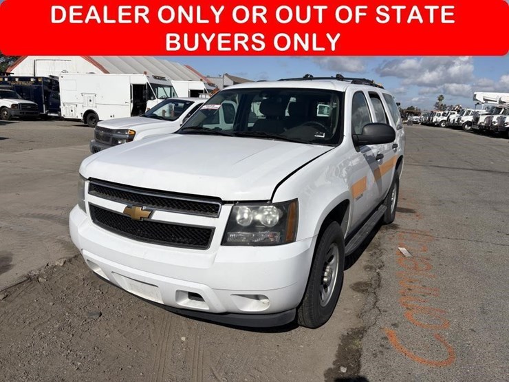 2014-chevrolet-tahoe-lt-image-1