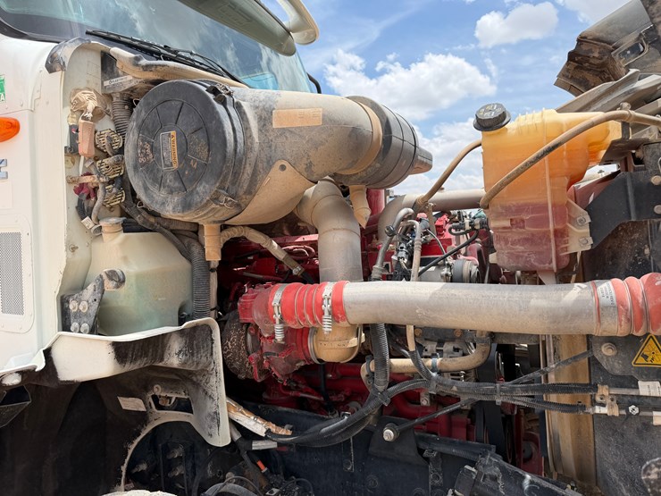 2019-international-hx620-image-20