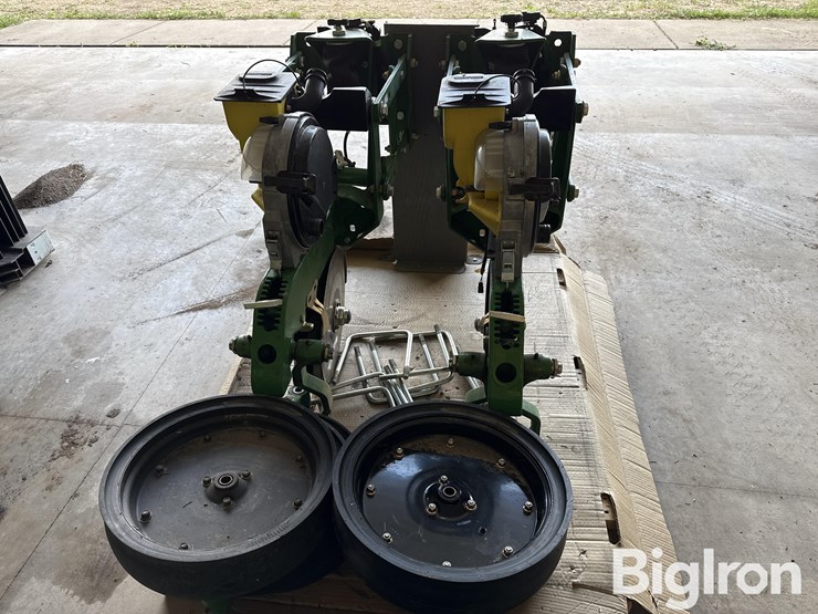 john-deere-planter-row-unit-image-6