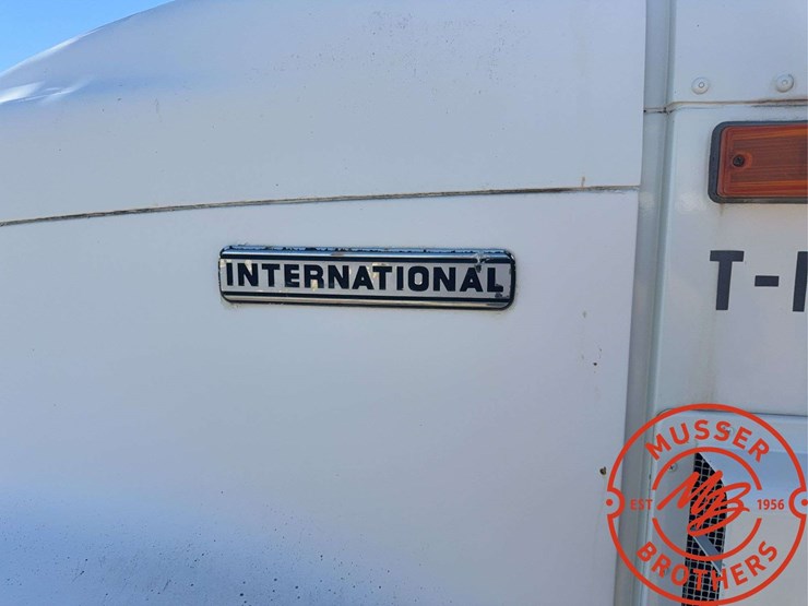 1998-international-9400-image-16