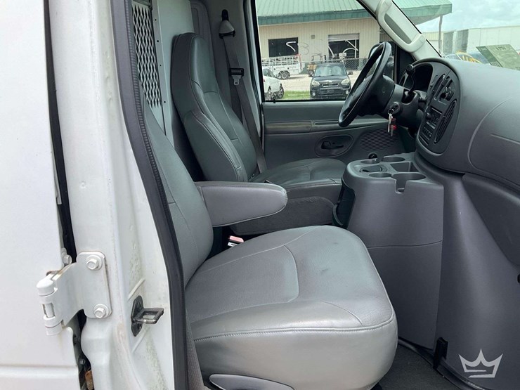 2007-ford-cargo-image-19