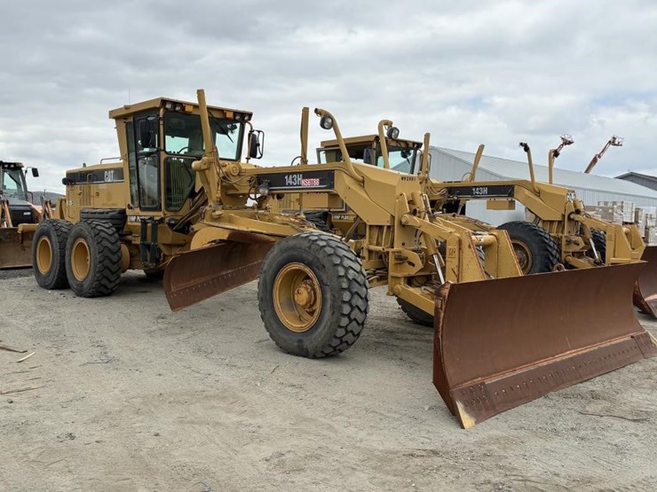 2004-caterpillar-143h-vhp-image-2