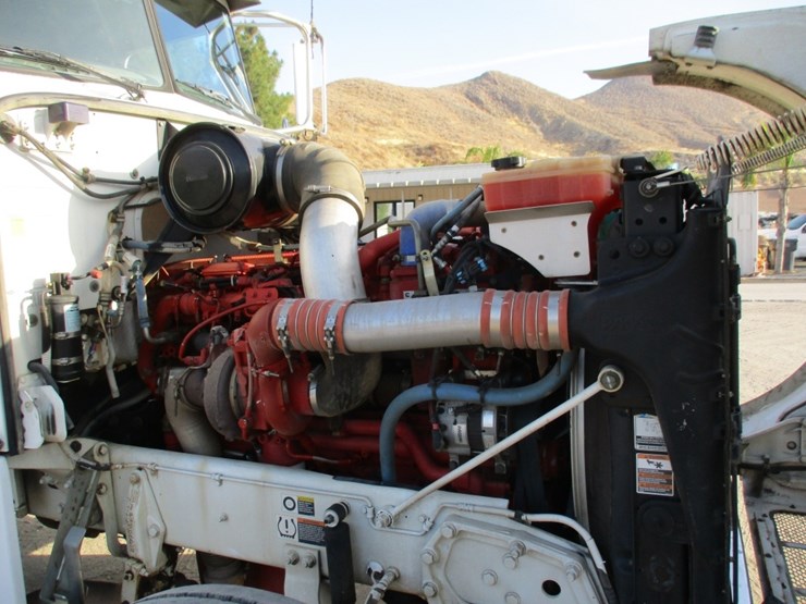 2013-peterbilt-367-image-5