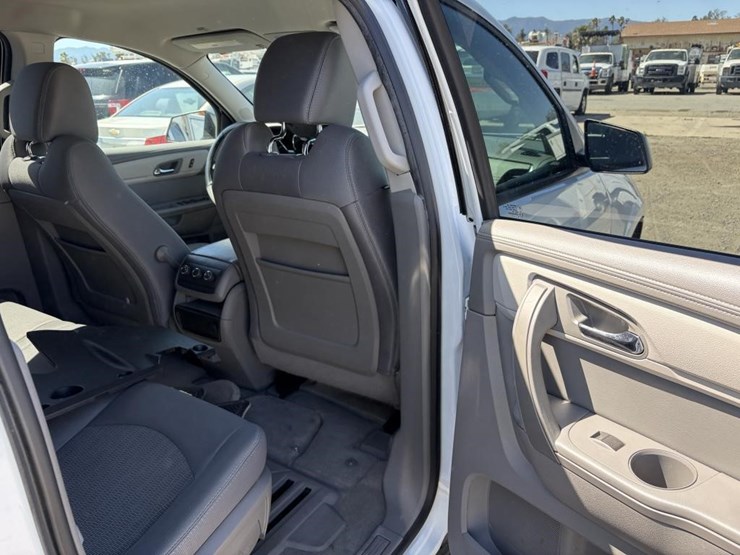 2016-chevrolet-traverse-image-10